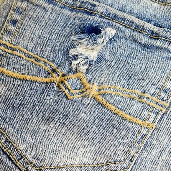 Mudd Women Midi Jean Shorts Sz 7 Destructed Frayed Hem Cutoff Distressed Denim - Picture 6 of 7